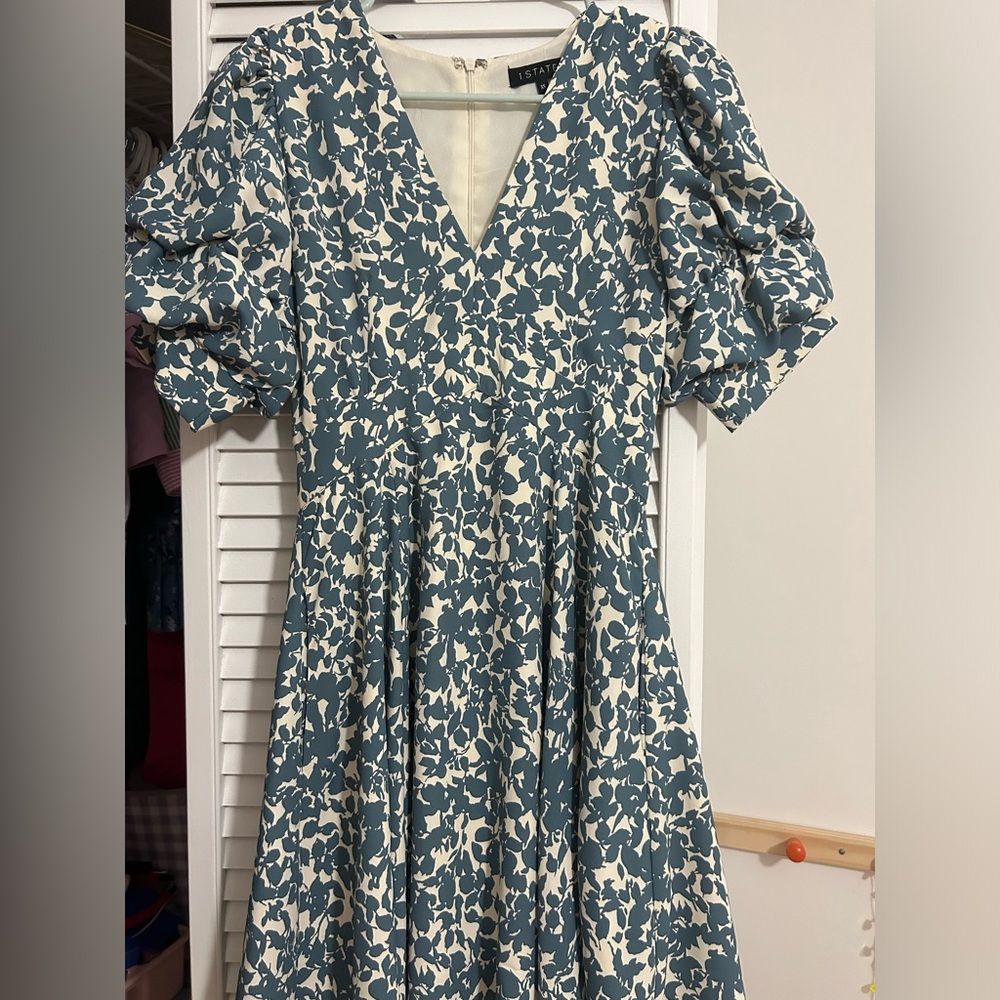 Beautiful Women's V-Neck.  Puff Sleeve Mini Dress